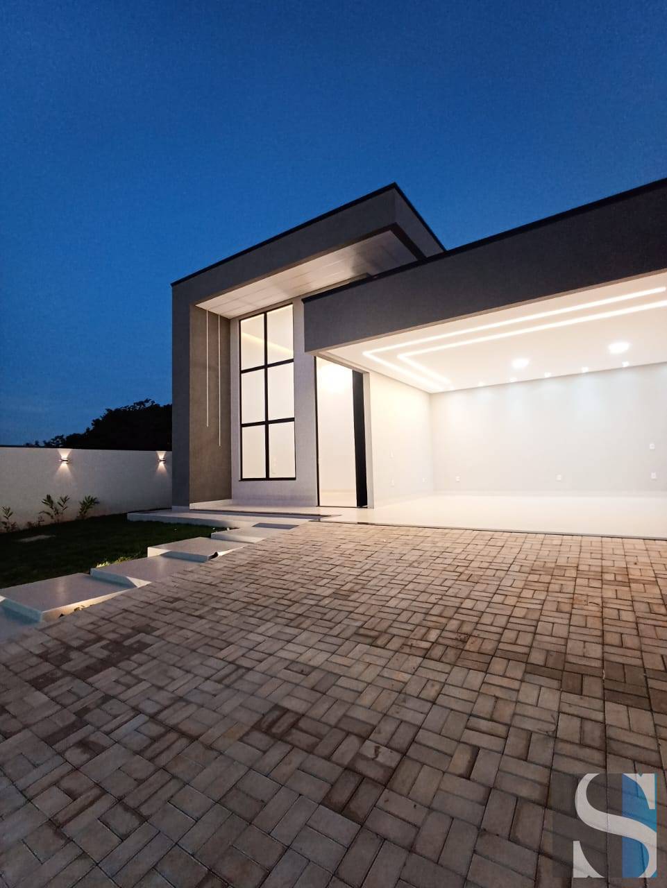 Casa de Alto Padrão no  Cond. Marina Di Caldas com vista e acesso ao Lago