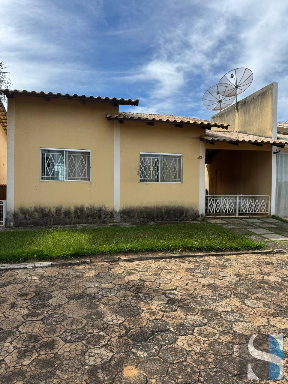 CASA NO CONDOMÍNIO WALTA MARQUES