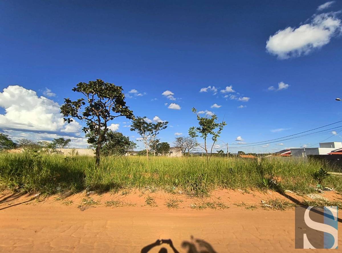 Lote esquina no bairro Jardim Privê